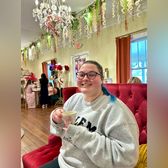 Meet The Posher - Picture 7 of 16